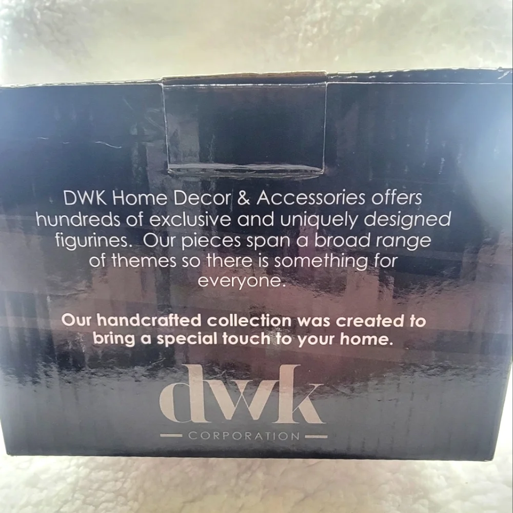 Skull & Roses Resin Trinket Box! - Picture 9 of 9